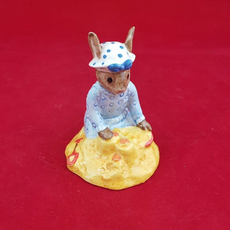 Royal Doulton Bunnykins DB177 Seaside  With CoA - RD 5133