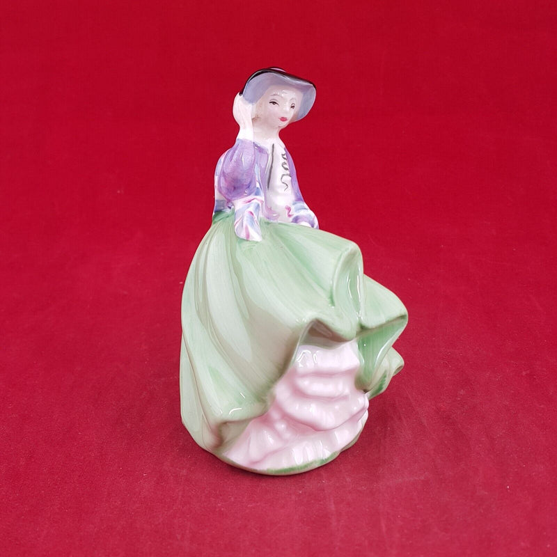 Royal Doulton Figurine HN2126 - Top ‘O The Hill - 7365 RD