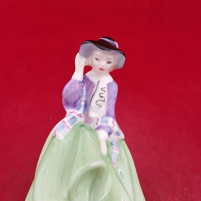 Royal Doulton Figurine HN2126 - Top ‘O The Hill - 7365 RD