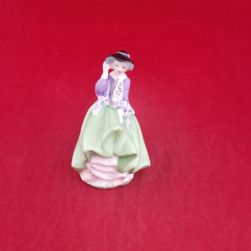 Royal Doulton Figurine HN2126 - Top ‘O The Hill - 7365 RD