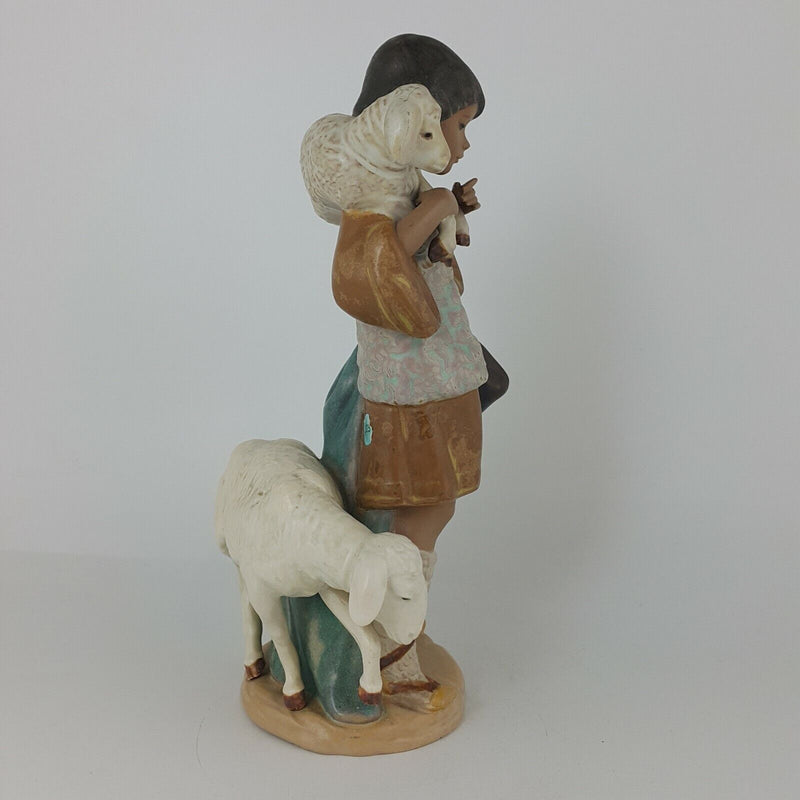 Shepherd Boy with Sheep 2284 Gres Lladro  -  L/N 5704