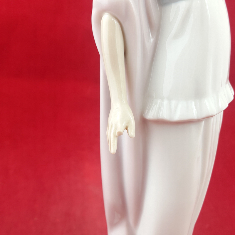 Lladro Figurine - Talk Of The Town 5788 - L/N 2454