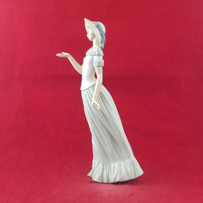 Nao By Lladro - The Butterfly's Dance (butterfly missing) - L/N 2471