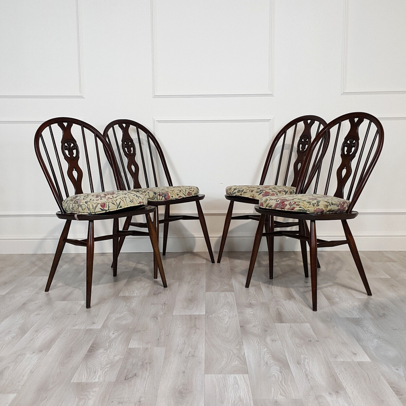 Set Of Four Fleur de Lys Chairs - F216