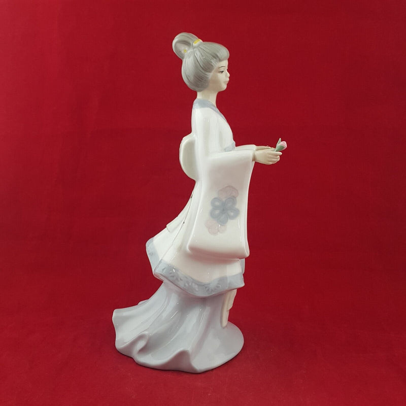 Casades Porcelain Figurine Geisha (Parasol Missing) - OA 6698