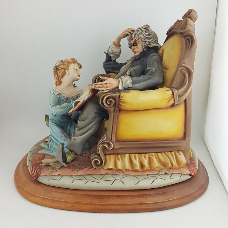 Capodimonte - Story Teller On Wooden Plinth (11 Kg) - CDT 866