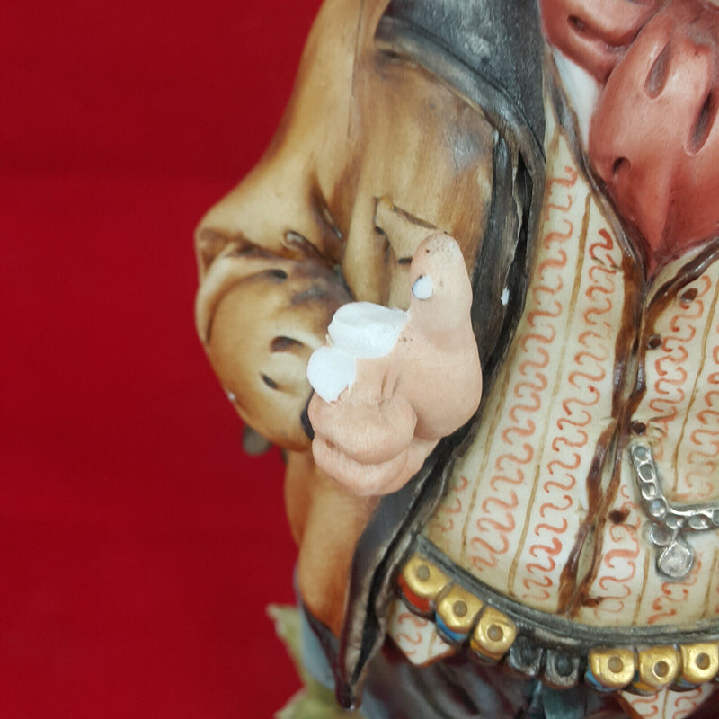 Capodimonte - An Old Hunter Man (broken fingers)