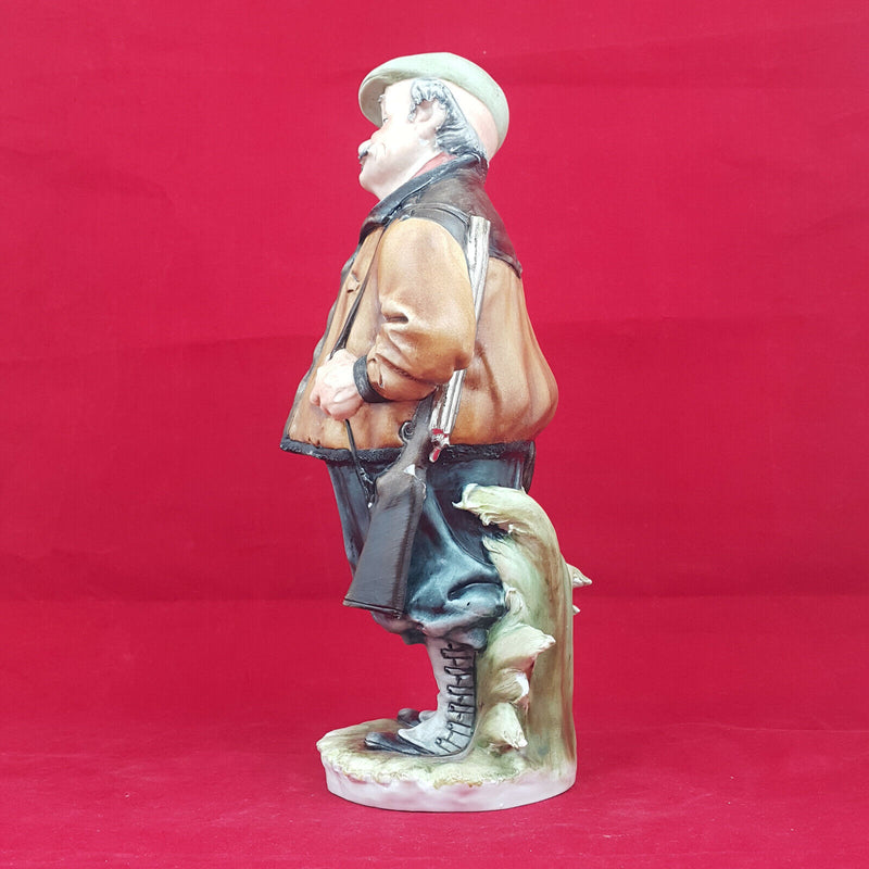 Capodimonte - An Old Hunter Man (broken fingers)