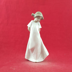 Lladro Nao Figurine - So Shy 1109 - L/N 3732