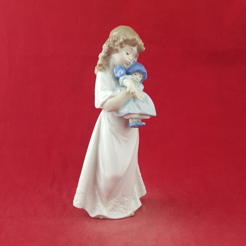 Nao by Lladro Porcelain 1107 Daisa Girl With Rag Doll / We’re Sleepy - 8885 L/N