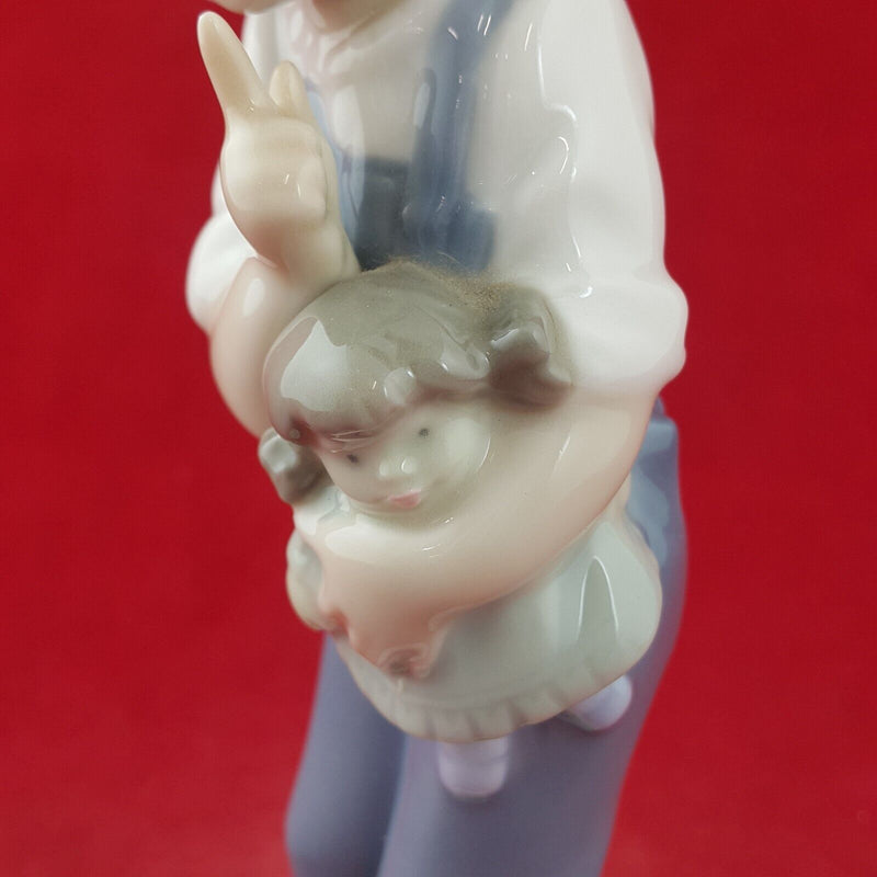 Nao by Lladro Porcelain Figurine 1068 Boy with Ball / Wanna Play - 8882 L/N