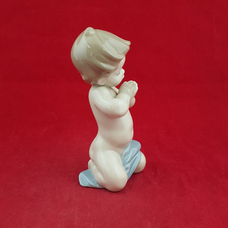 Lladro Figurine 6496 Child's Prayer (Restored) - 6741 L/N