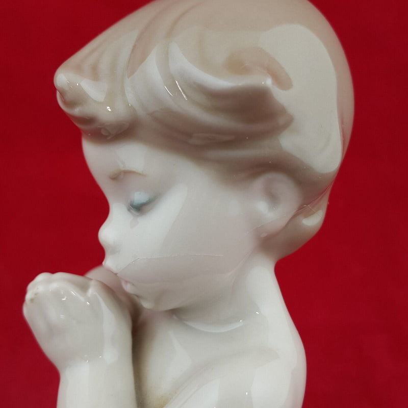 Lladro Figurine 6496 Child's Prayer (Restored) - 6741 L/N