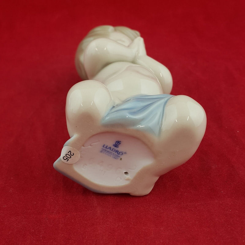 Lladro Figurine 6496 Child's Prayer (Restored) - 6741 L/N