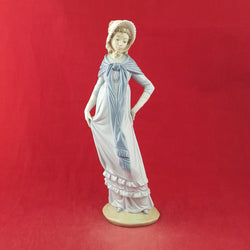 Nao by Lladro Porcelain Figurine 0290 A Lady Wearing Long Dress - 8862 L/N