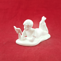 Royal Doulton Images Figurine - Studious Boy HN4563 - RD 3083