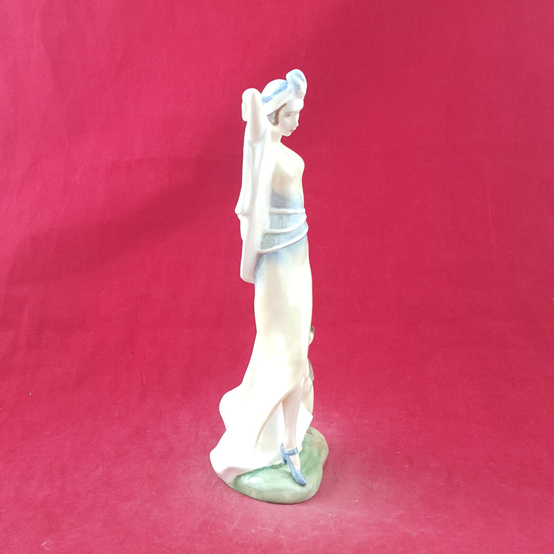 Royal Doulton Figurine - Harriet HN3795 – RD 3417