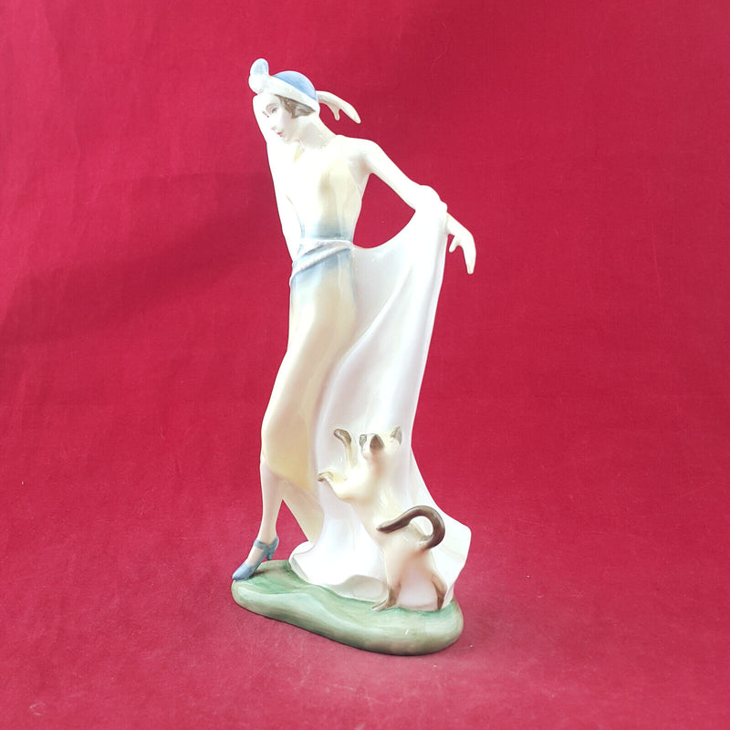 Royal Doulton Figurine - Harriet HN3795 – RD 3417