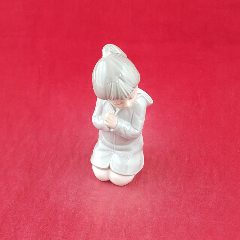 Nao By Lladro Figurine - Guide Me - Praying Girl - L/N 2744