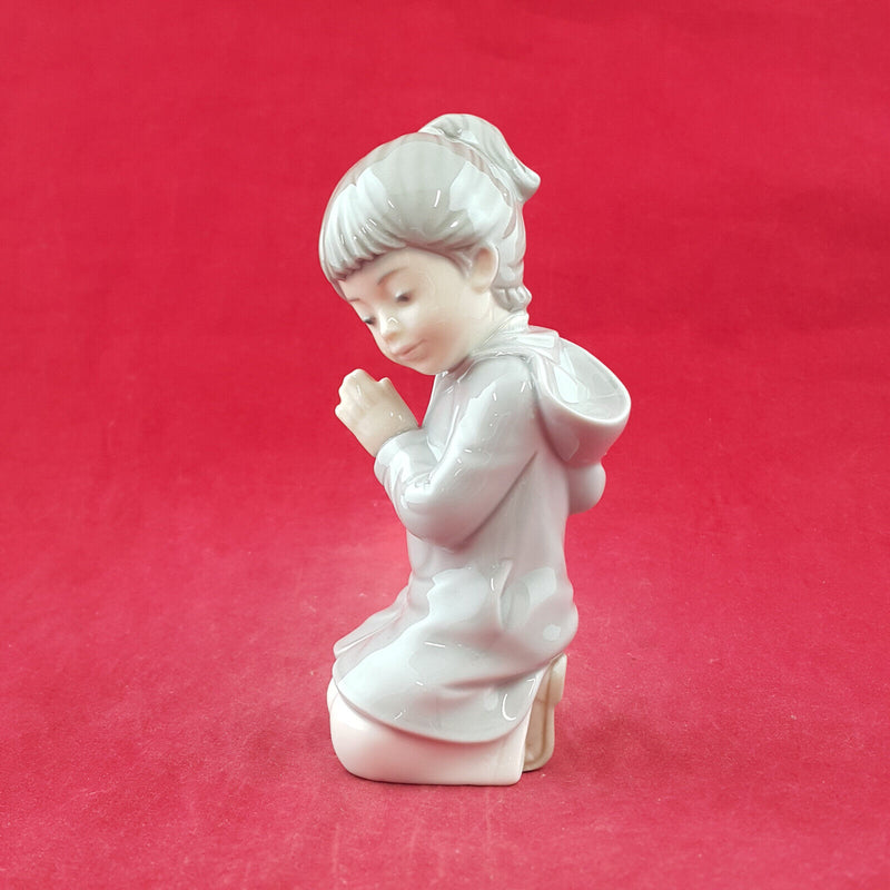 Nao By Lladro Figurine - Guide Me - Praying Girl - L/N 2744