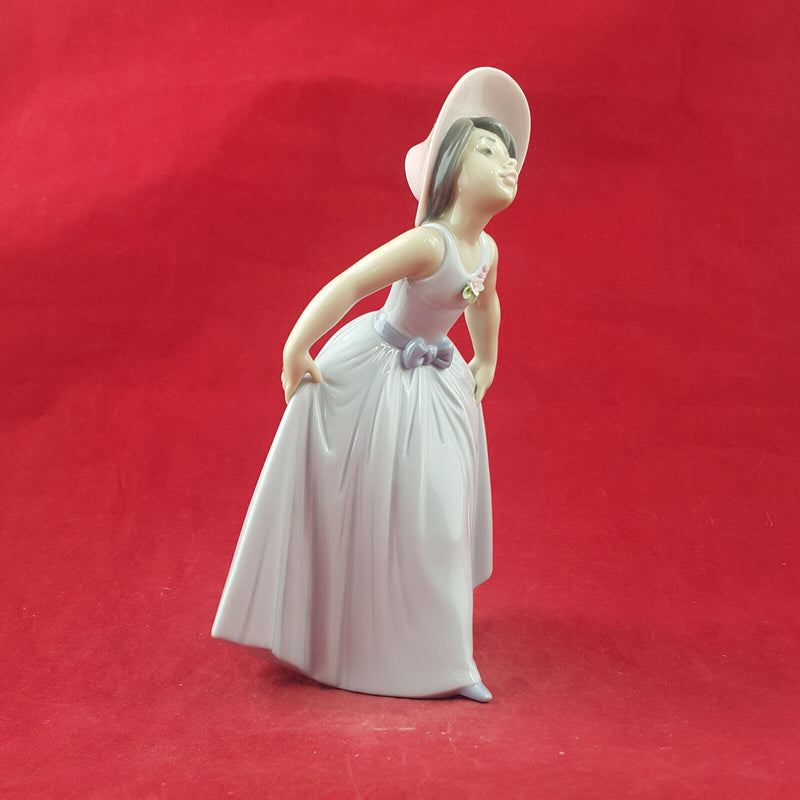 Lladro Figurine - Daisy 6274 - L/N 2464