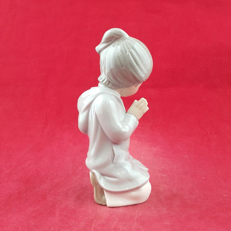 Nao By Lladro Figurine - Guide Me - Praying Girl - L/N 2744