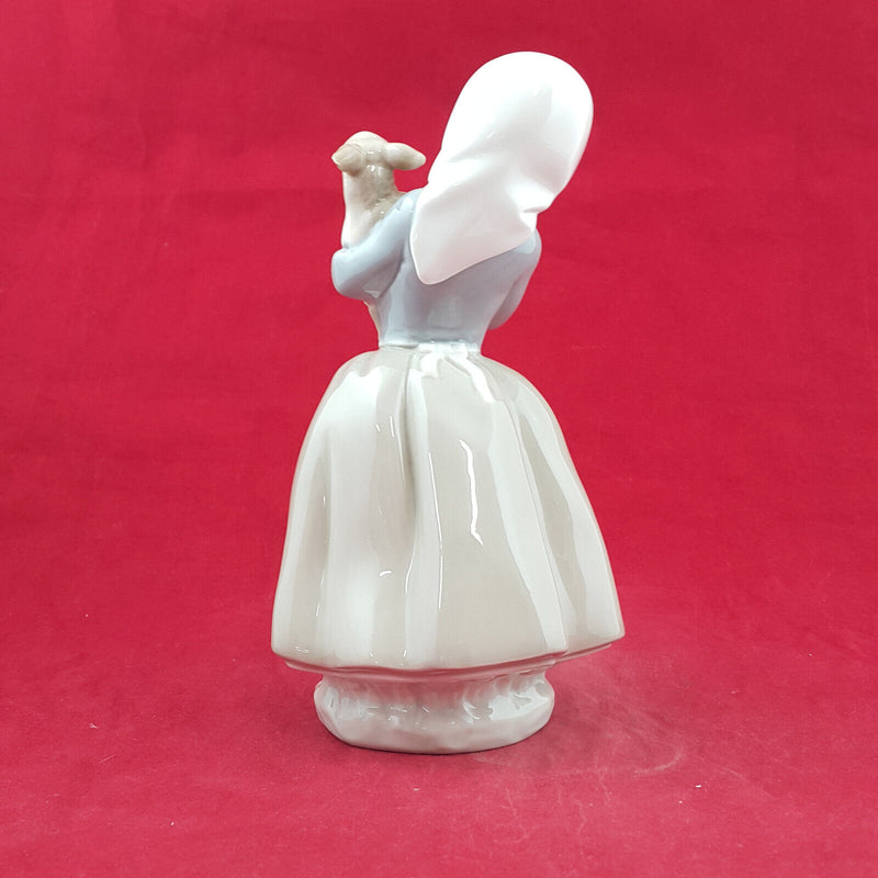 Lladro Nao Figurine - Girl Holding Lamb In Arms 0120 - L/N 2921