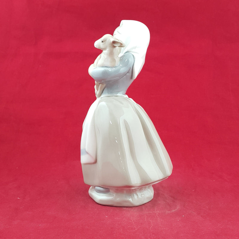 Lladro Nao Figurine - Girl Holding Lamb In Arms 0120 - L/N 2921