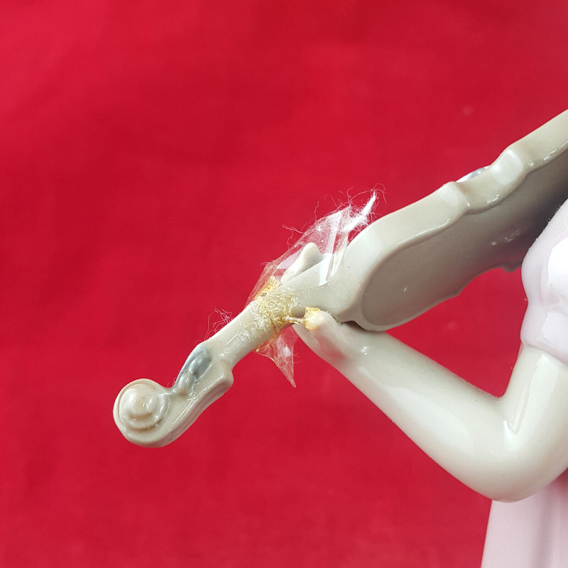 Nao By Lladro - Girl With Violin 1034 (damaged) - L/N 2462