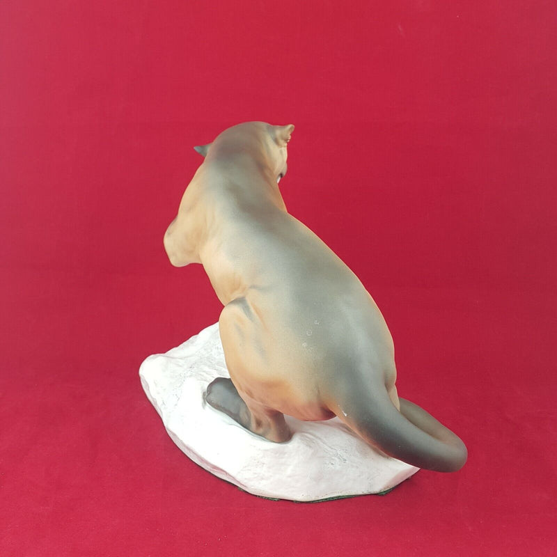 Beswick Figurine 1702 - Puma on Rock - BSK 5672