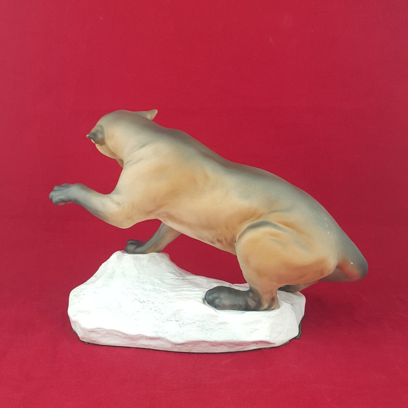 Beswick Figurine 1702 - Puma on Rock - BSK 5672