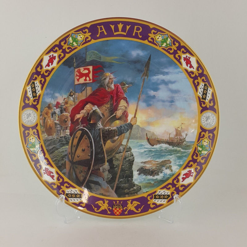 Royal Doulton PN75 Kings and Queens of the Realm Decorative Plate - RD 7690