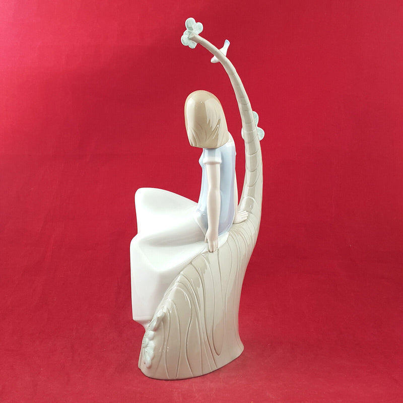 Lladro Nao Figure - Lazy Afternoon / Woman Sitting On A Tree (damaged) - L/N 316