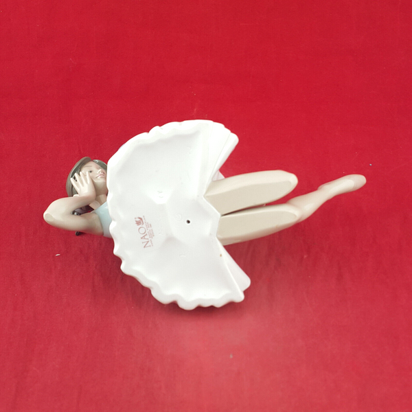 Lladro Nao Figurine - Ballerina With Ball 1178 - L/N 3725