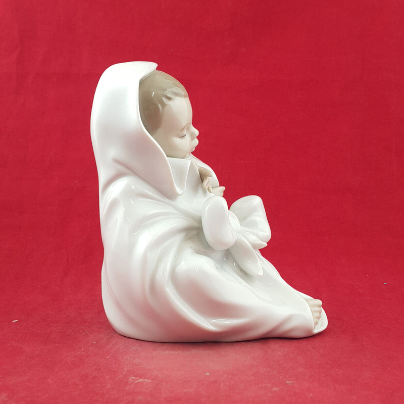 Lladro Nao Figurine - All Bundled Up 1340 - L/N 3734