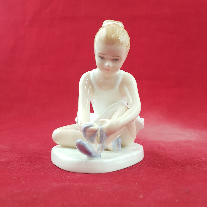 Royal Doulton Figurine - Ballet Shoes HN3434 - RD 3629