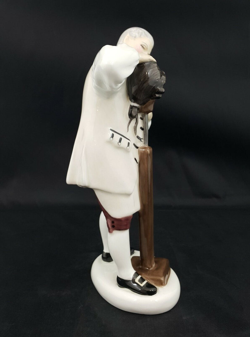 HN2239 Royal Doulton Figurine The Wigmaker From Williamsburg Model