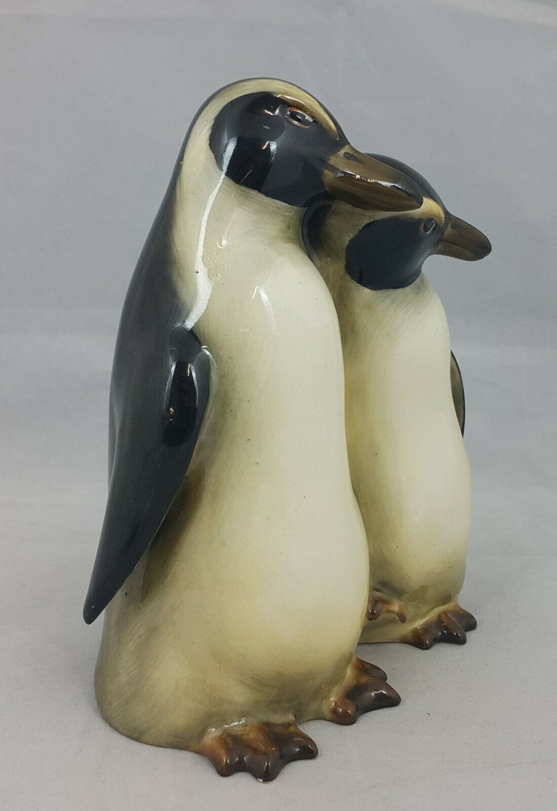 Royal Doulton Penguins HN133 - Minor Mark