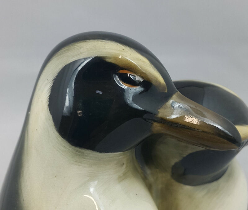 Royal Doulton Penguins HN133 - Minor Mark