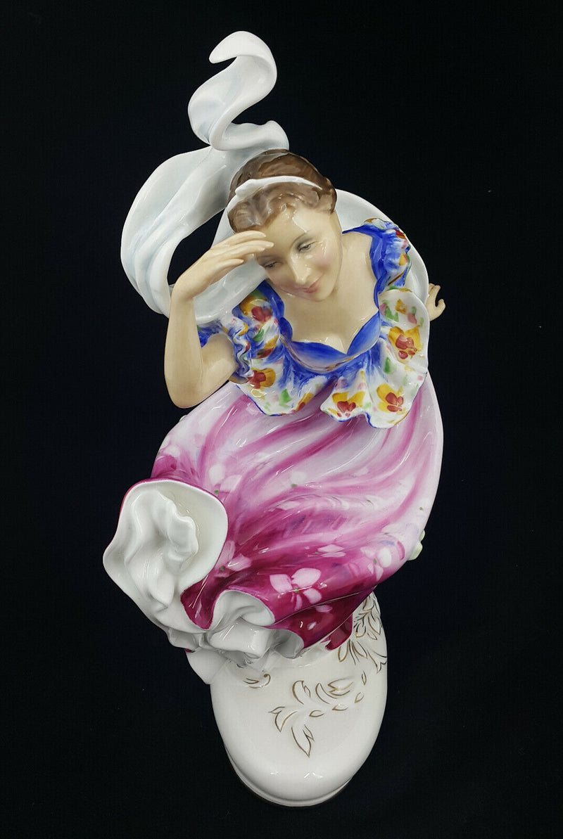 Royal Doulton Figurine Columbine HN2738