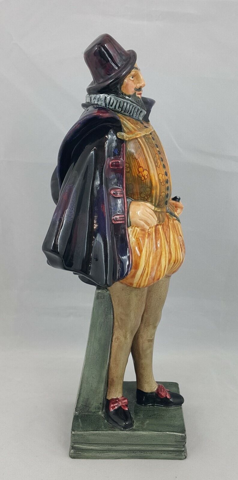 Royal Doulton Figurine Sir Walter Raleigh HN2015