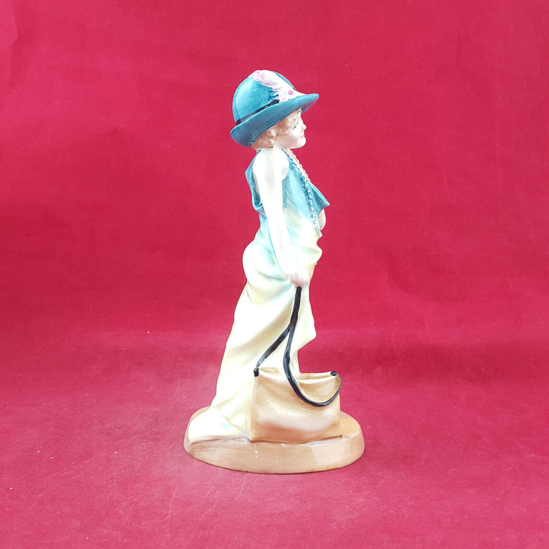 Royal Doulton Figurine - Dressing Up HN3300 – RD 3021