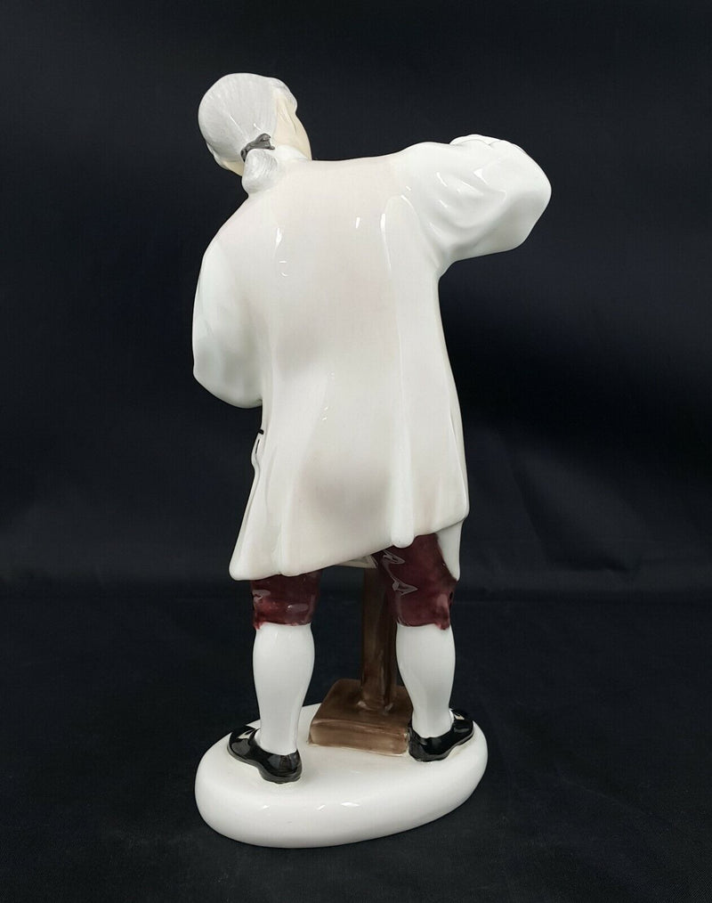 HN2239 Royal Doulton Figurine The Wigmaker From Williamsburg Model