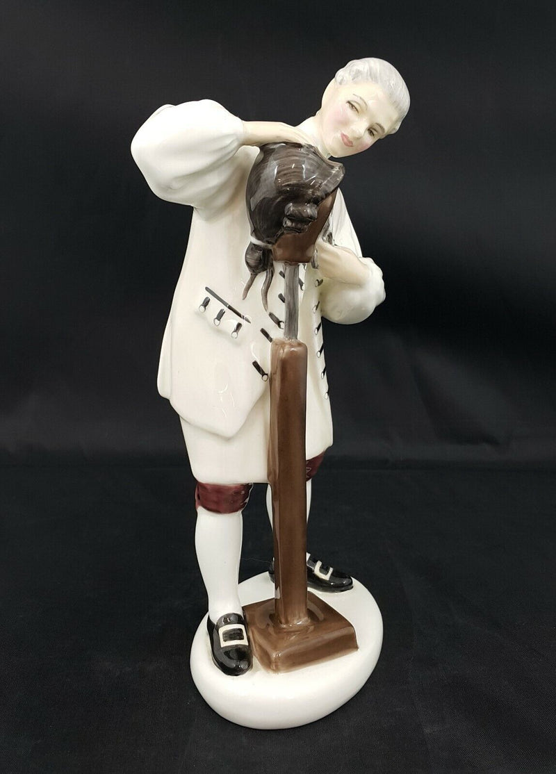 HN2239 Royal Doulton Figurine The Wigmaker From Williamsburg Model