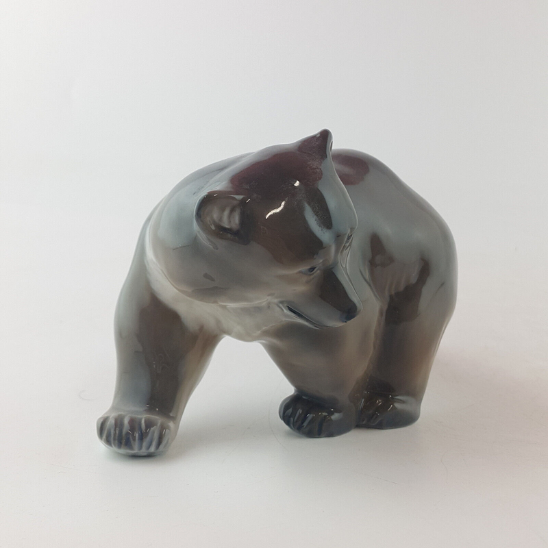 Brown Bear Walking 2841 - Royal Copenhagen  - RCH 2324