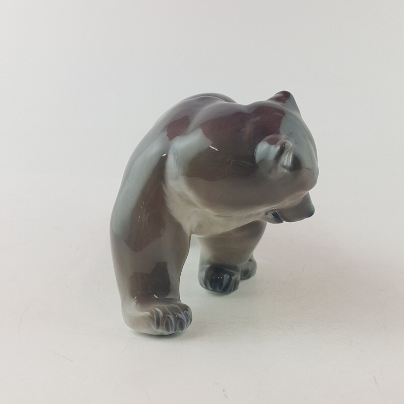 Brown Bear Walking 2841 - Royal Copenhagen  - RCH 2324