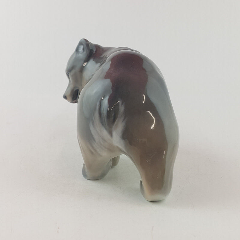 Brown Bear Walking 2841 - Royal Copenhagen  - RCH 2324