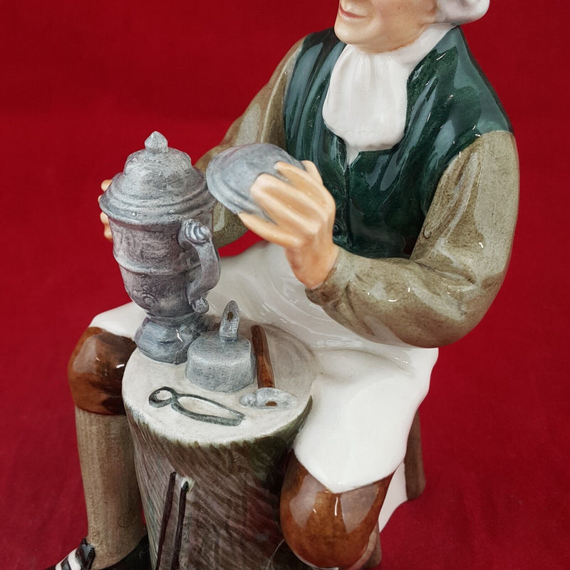 Royal Doulton Figurine HN2146 - The Tinsmith -  RD 6865