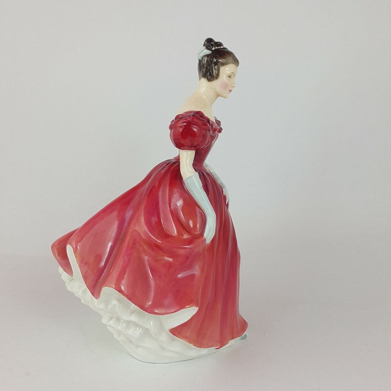 Royal Doulton Figurine HN2220 - Winsome - RD 5566