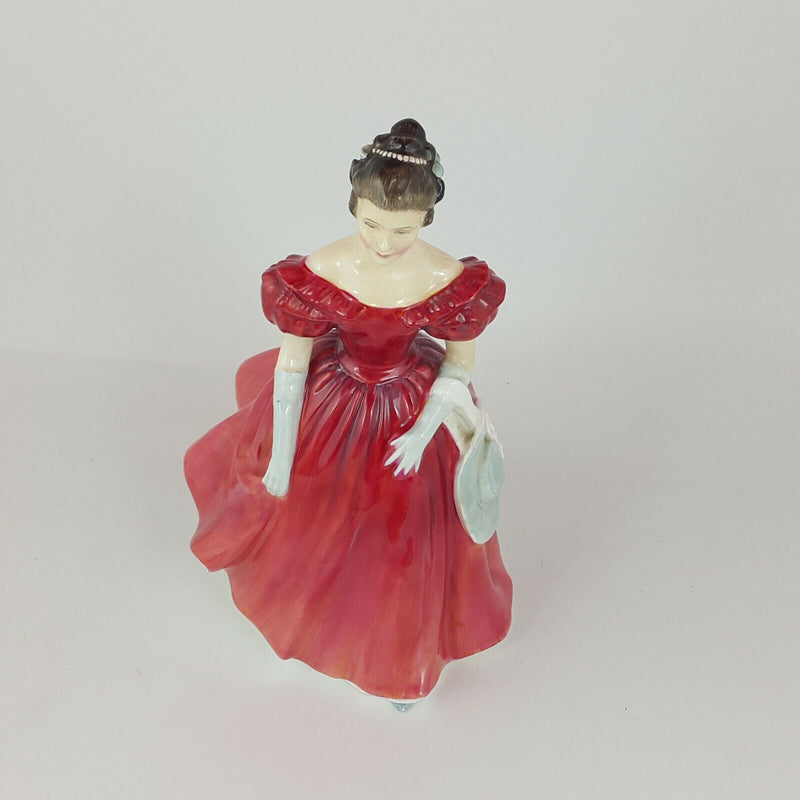 Royal Doulton Figurine HN2220 - Winsome - RD 5566